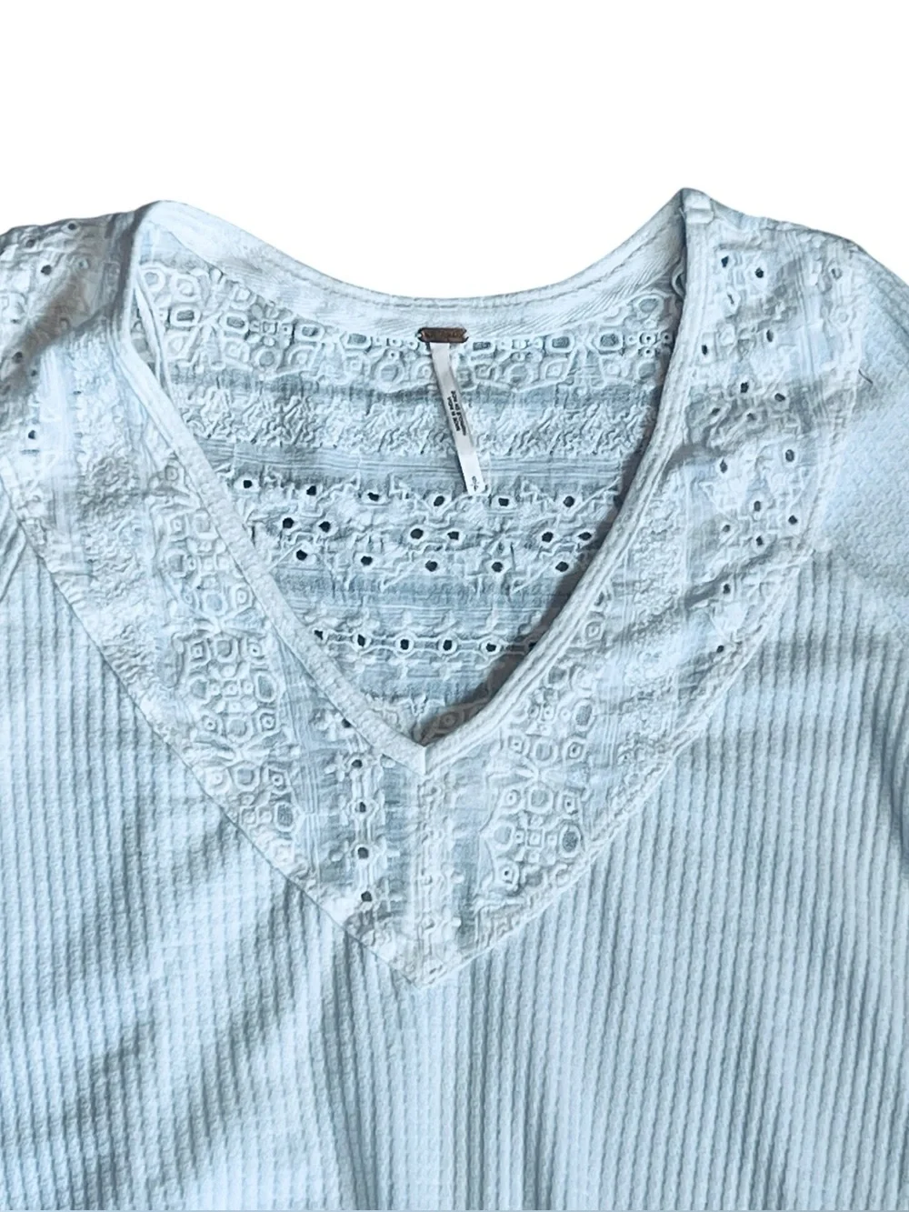 Free People Women’s Sz S White Eyelet Lace Top Bell Sleeve Parisian Nights Knit